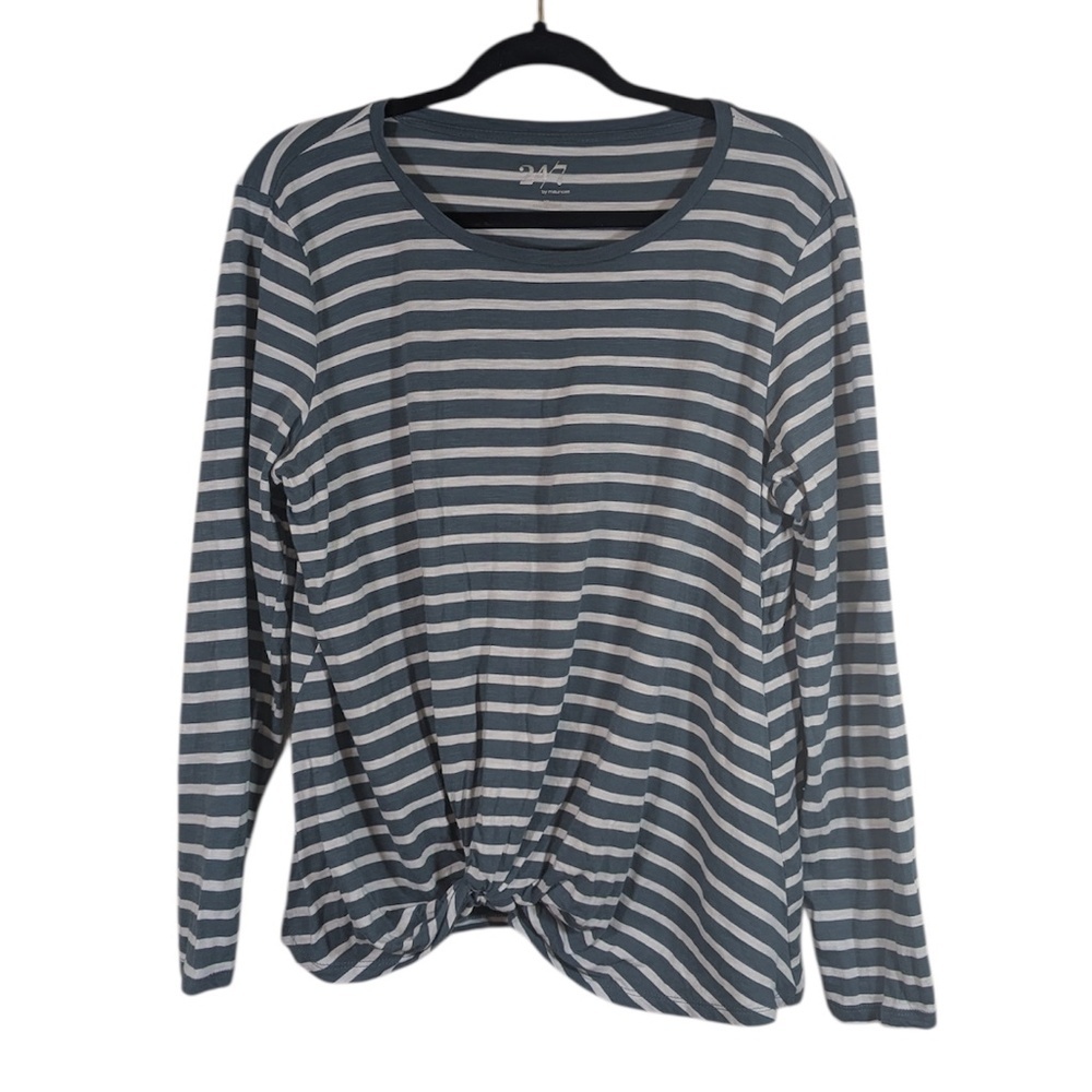 Maurice’s 24/7 Blueish Gray Stripe Top Size XL